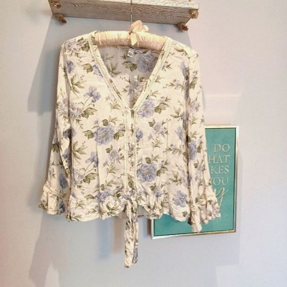 American Eagle Outfitters Tops - ❤AE Floral Boho top